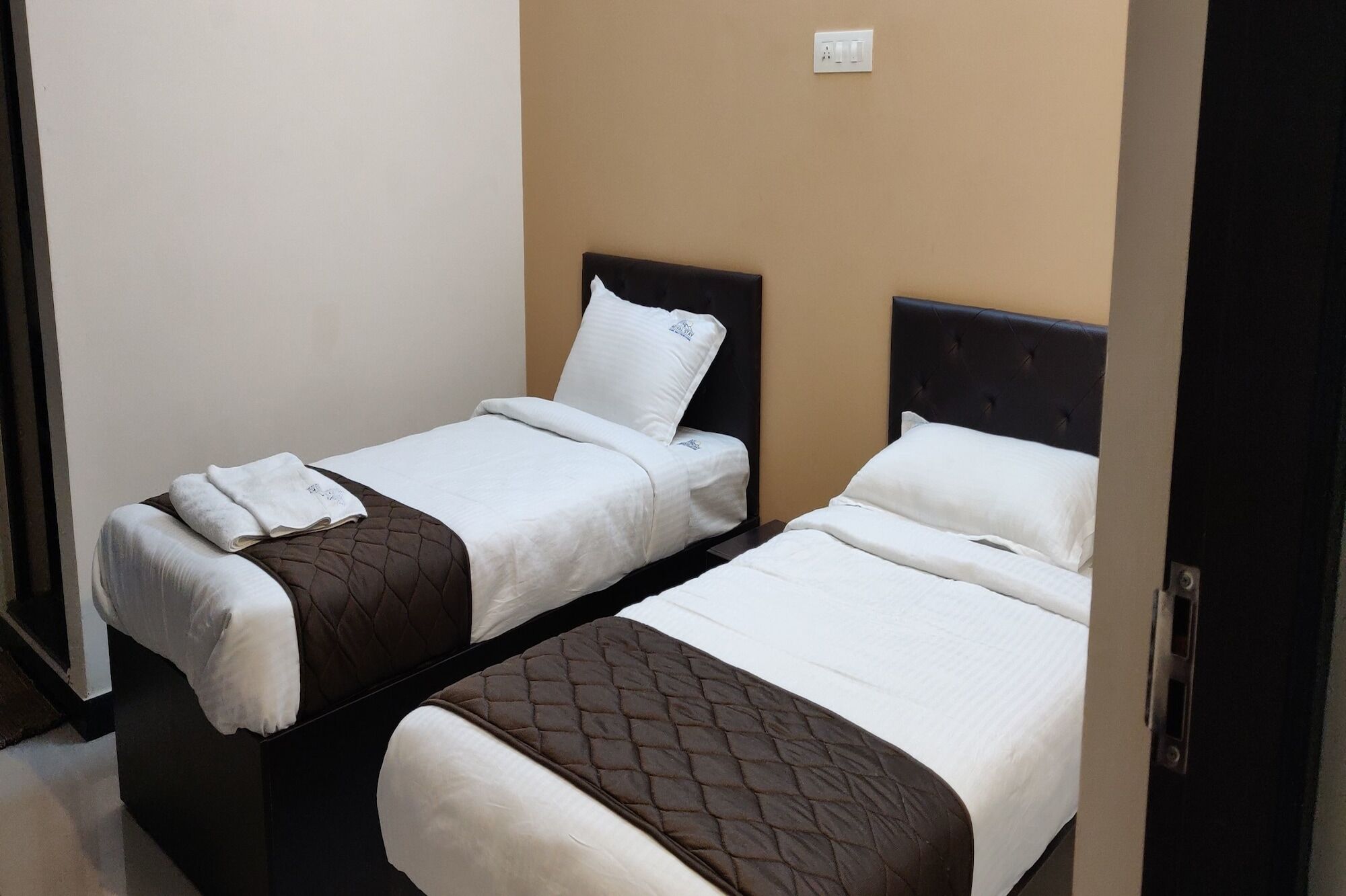Oyo Flagship 24147 Royal Stay Singanallur Экстерьер фото